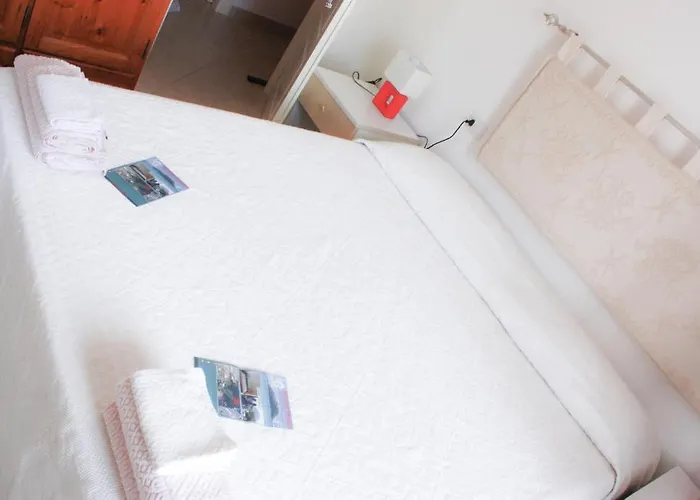 Rotta Per Tavolara Panzió 3*